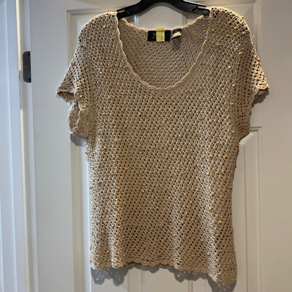 Vintage Dana Buchman evening shell w/wood accents.